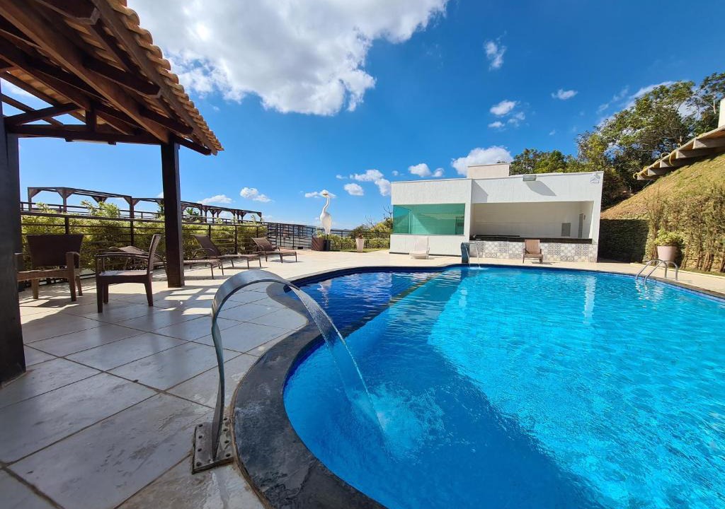Capitolio House | Escarpas do lago vista privilegiada