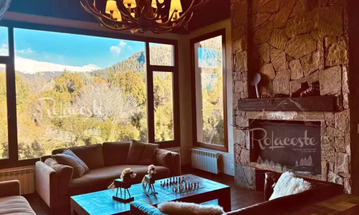 Villa Los Coihues House | Exclusive home Arelauquen Golf & Country Club