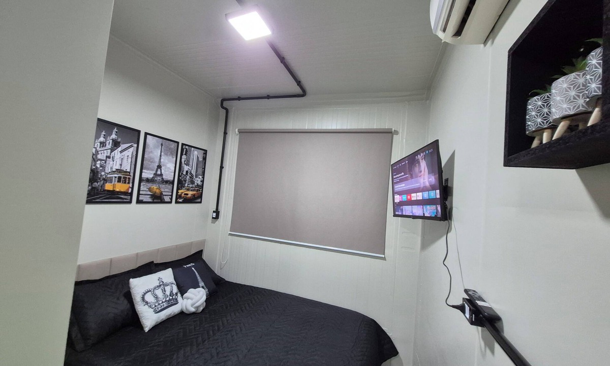 Areias Pequenas Apartment | Experience the Container Way on your way to the beaches!