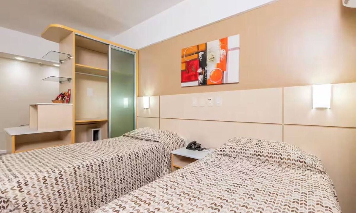 Centro Hotel | Experience Top Convenience in a Room Minutes from Salgado Airport