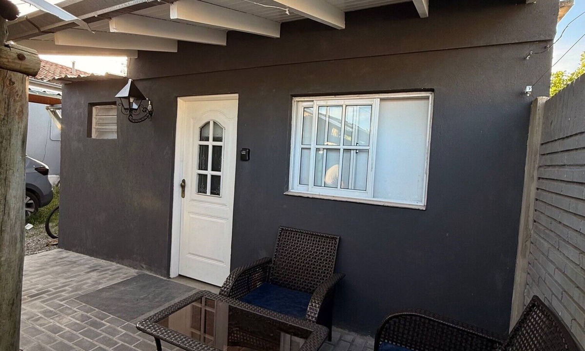 Ezeiza Bed & Breakfast | Ezeiza Victoria Barrio Uno, only 5' min from Ezeiza airport.