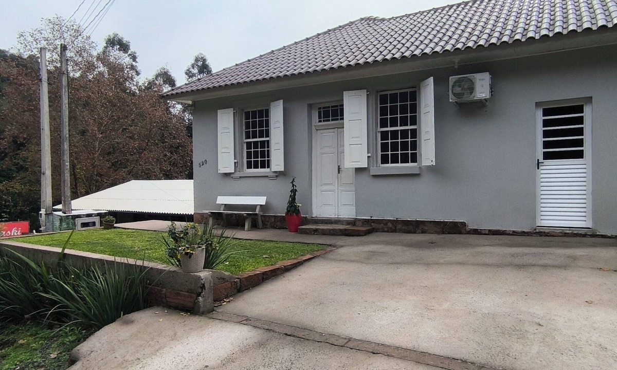 Ivoti House | FingerIvoti