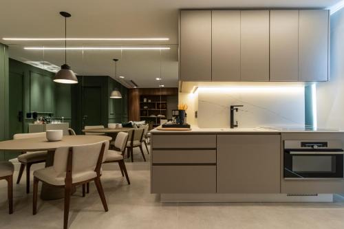 Vila Nova Conceicao Apartment | Flat altissimo luxo - Cama Queen - 2 banheiros completos