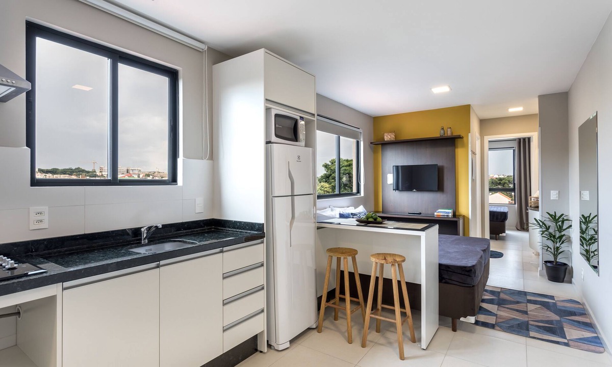Reboucas Apartment | Flat completo com garagem, 2 camas de casal, perto do Centro e Jd Bot, PUC