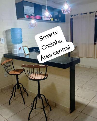 Alto Esplanada Apartment | Flat de 2 quartos com AR na área central de GV com conzinha completa-garagem-wifi-Bom p grupos ou familias ou empresas