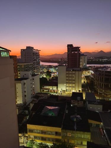 Centro Apartment | Flat no coração de Guarapari,150 metros da praia com vista encantadora
