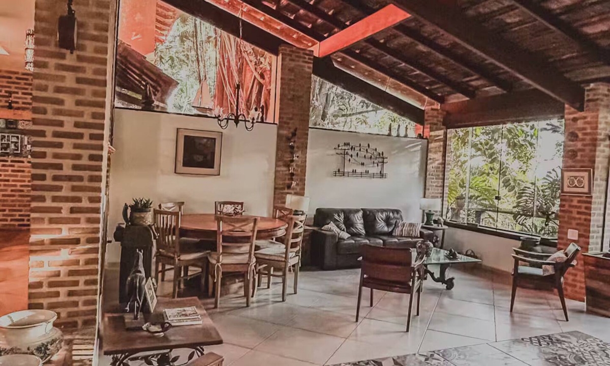 Itanhanga Villa | From the forest to the beach in a single experience!