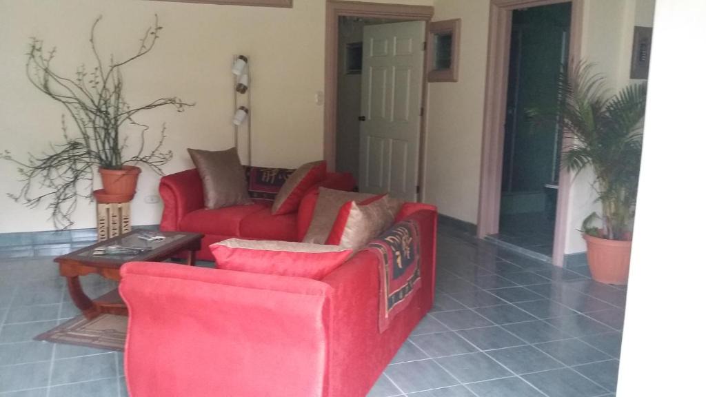 San Isidro de Grecia Cabin | Gated, Year round springon Poas Mountain, new American owned nature lodge