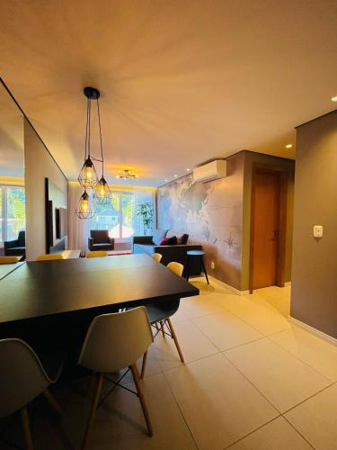 Floresta House | Gramado Haus – Apartamento de 2 quartos com 1 suíte no centro de Gramado