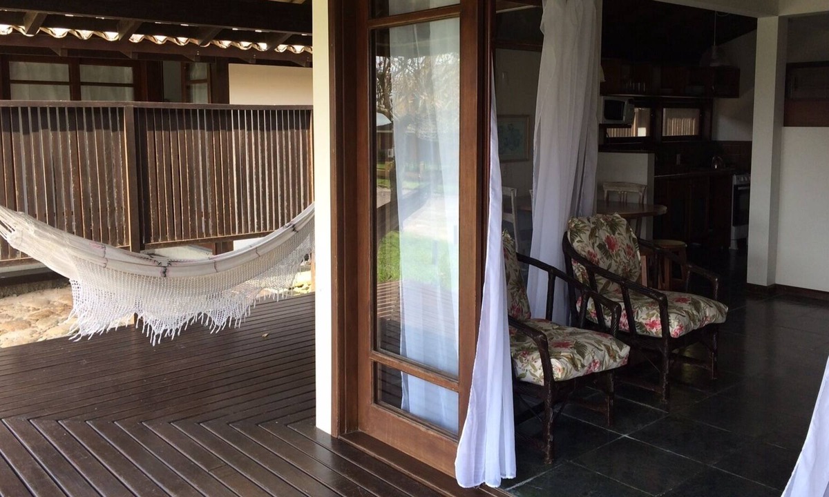 Morrinhos House | Great Location! access to the beach walkway in front - 100m to the sea.
