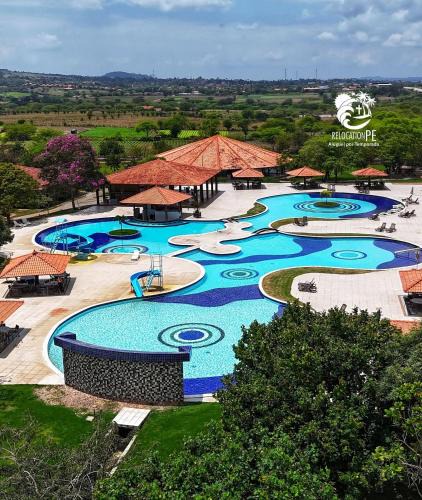 Maria Auxiliadora House | Ground floor flat with two suites (up to 8 people) at Canarius Resort in Gravatá