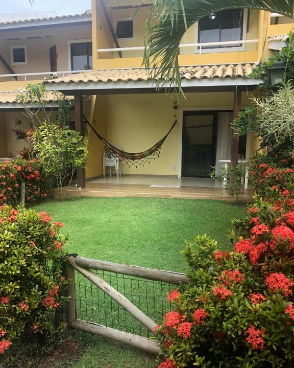 Guarajuba House | Guarajuba - BA - Confortável casa com 3 quartos, 2 suites