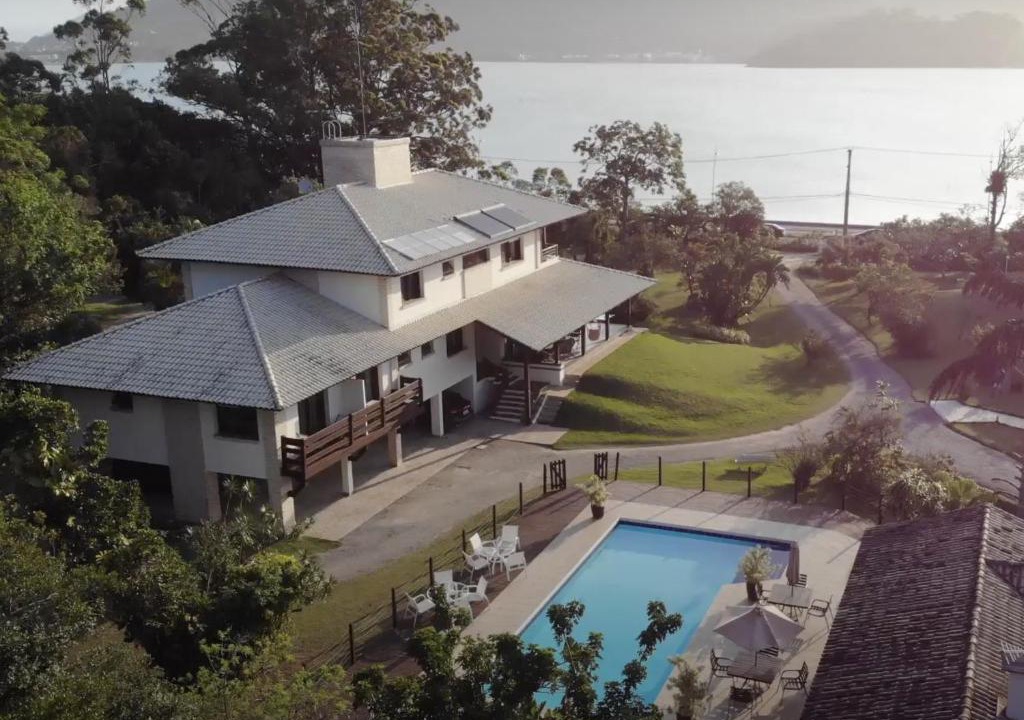 Lagoa da Conceicao Hotel | Haute Haus - Guest House