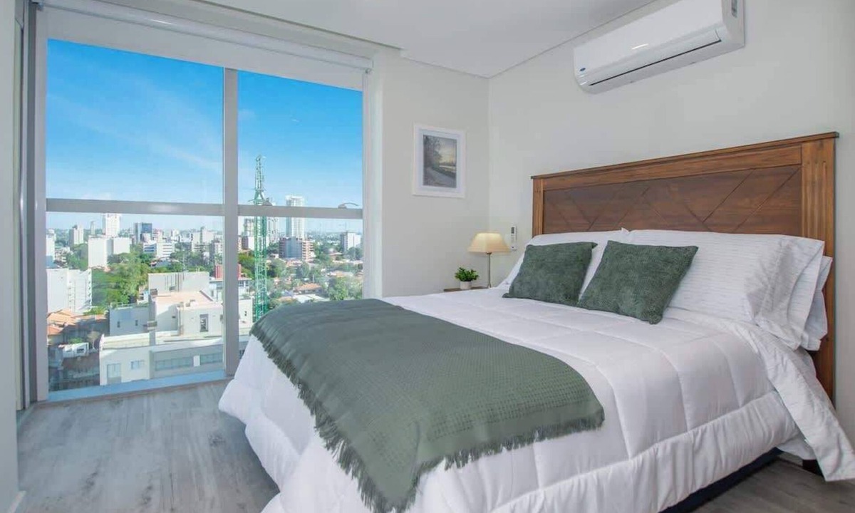 Asuncion Apartment | High-Floor City Base with Fast WiFi, Gym, Pool and Sauna