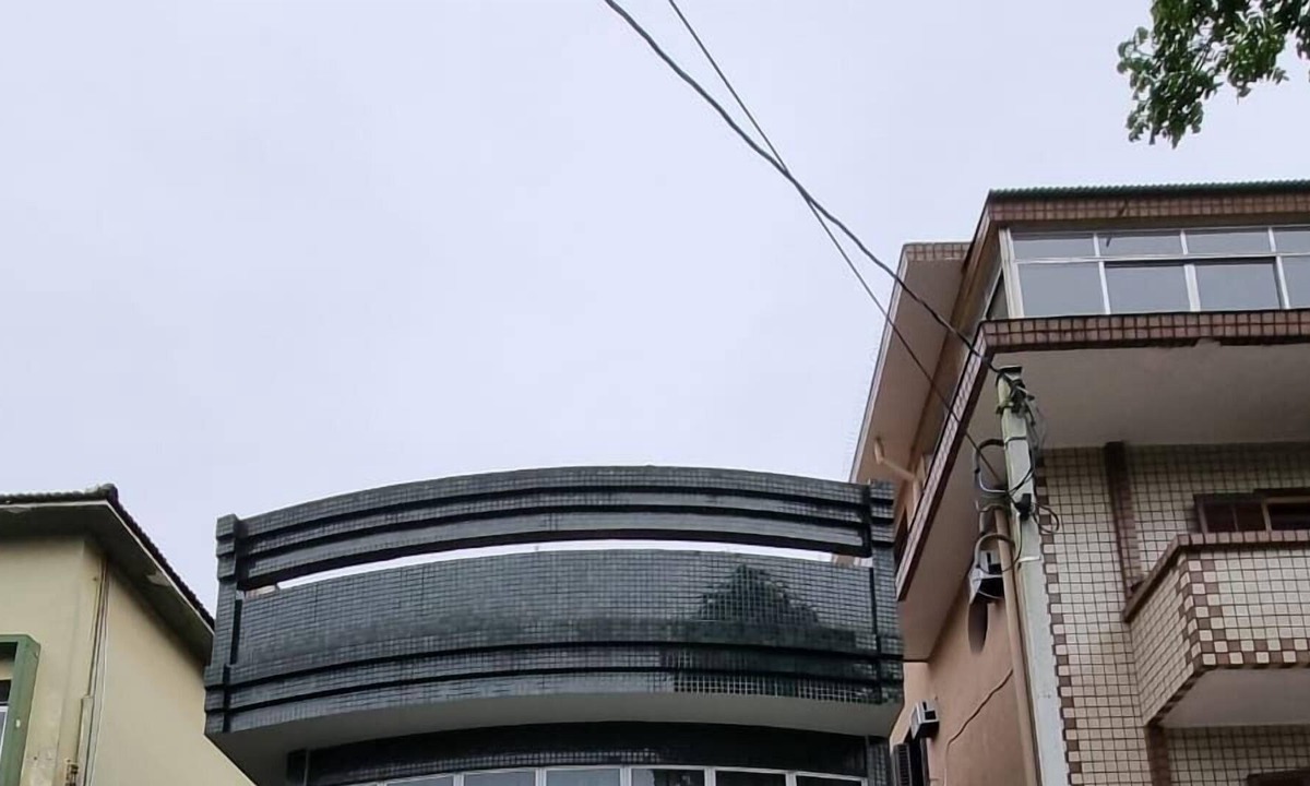Pompeia House | High superimposed house with 03 rooms and all with suites