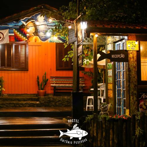 Guarda do Embau Hostel | Hostel Antônio Pescador - Centro da Guarda do Embaú