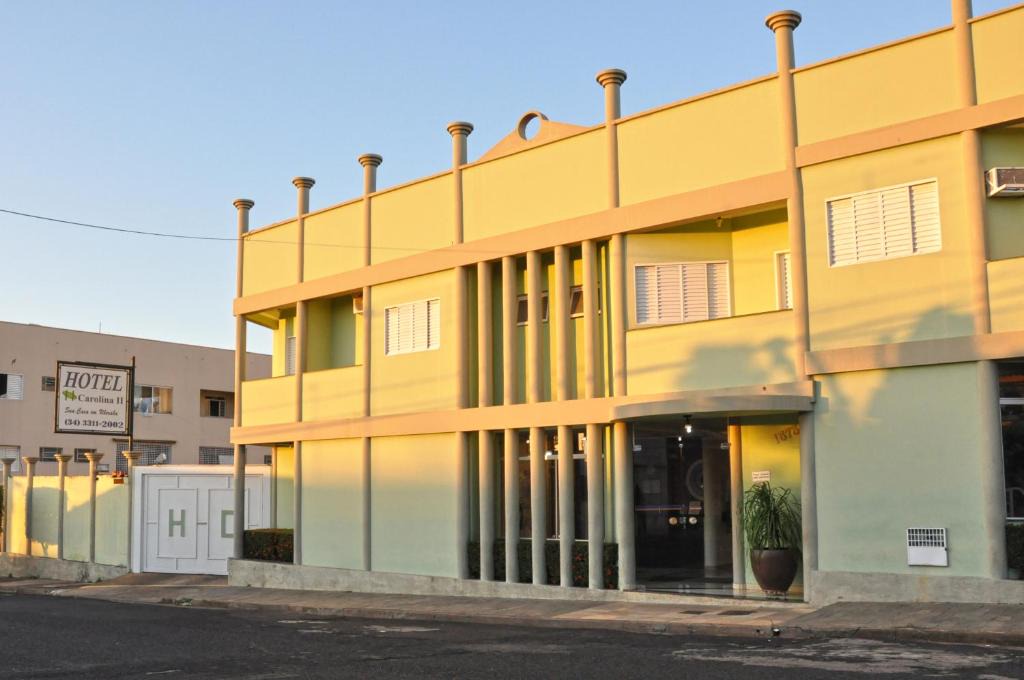 Uberaba Hotel | Hotel Carolina 2 - próximo a Universidade de Uberaba uniube - ao Aeroporto Fórum De uberaba - hospital Mario Palmeirio ao Hospital São Marcos e hospital Regional