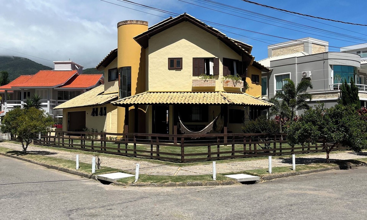 Governador Celso Ramos House | House 250 meters from Palmas beach with swimming pool.