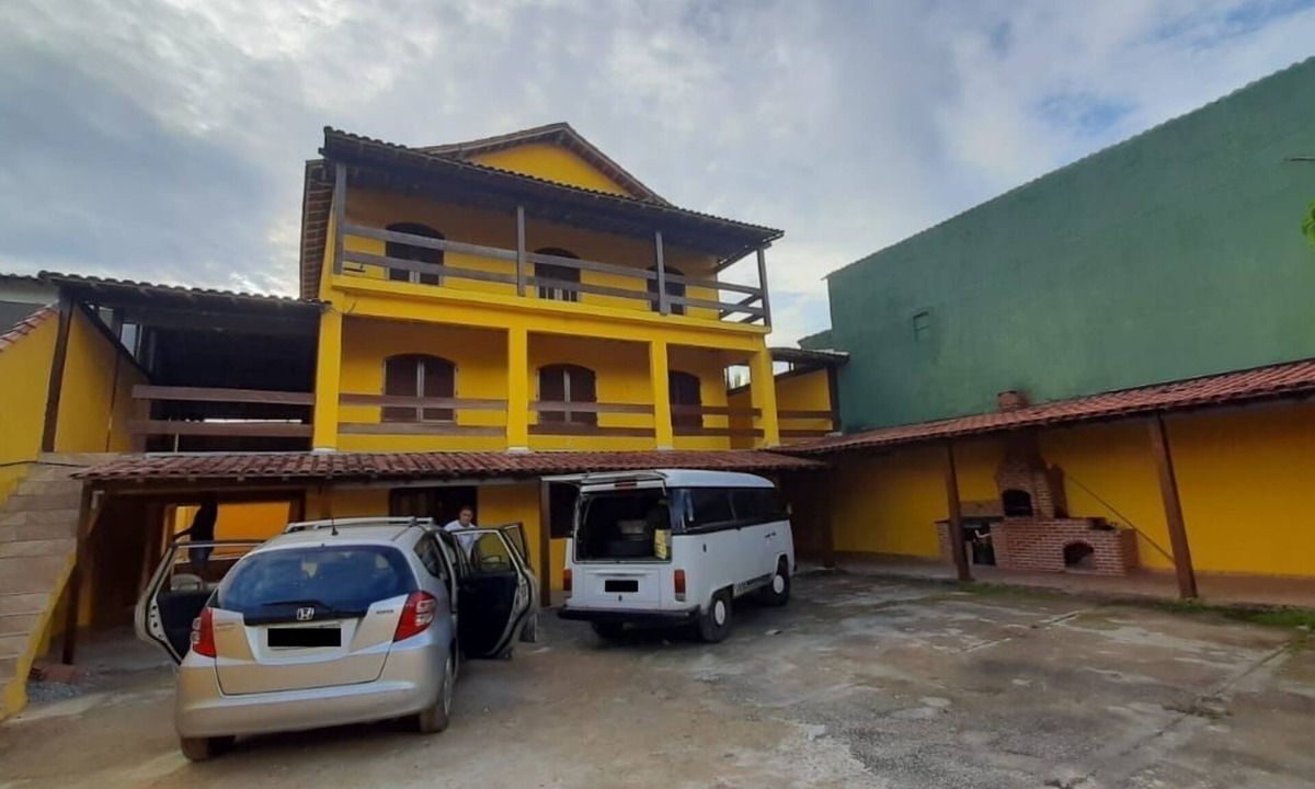 Barra Nova House | House 50m from the beach with a side view of the sea.