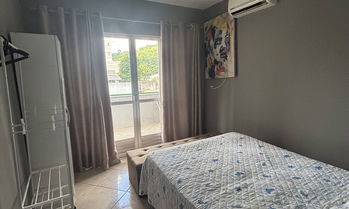 Tabuleiro dos Oliveiras House | House in Itapema/easy access and well located