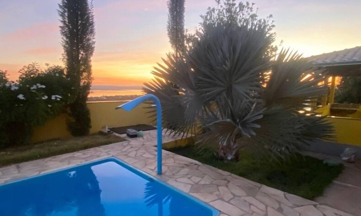 Tres Marias House | House with heated pool for up to 16 people close to the beach.