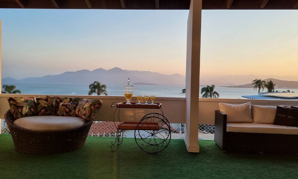 Itaguacu House | House with pool and panoramic sea view.