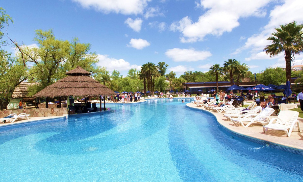 San Pedro Hotel | Howard Johnson by Wyndham San Pedro Resort & Marina