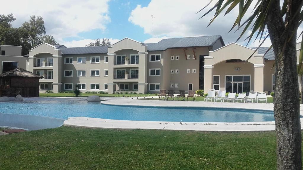 Tristan Suarez Hotel | Howard Johnson Resort & Convention Center Ezeiza
