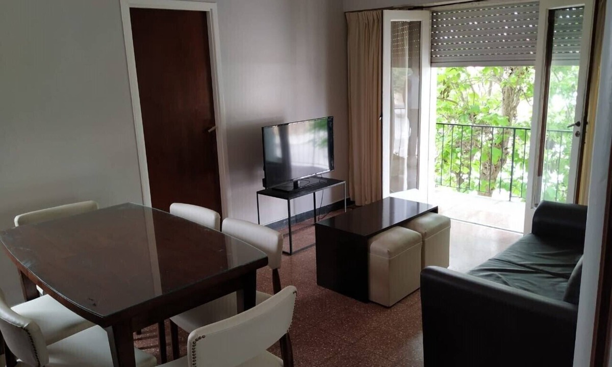 La Perla House | Impeccable PH rental with 4 main rooms in La Perla area