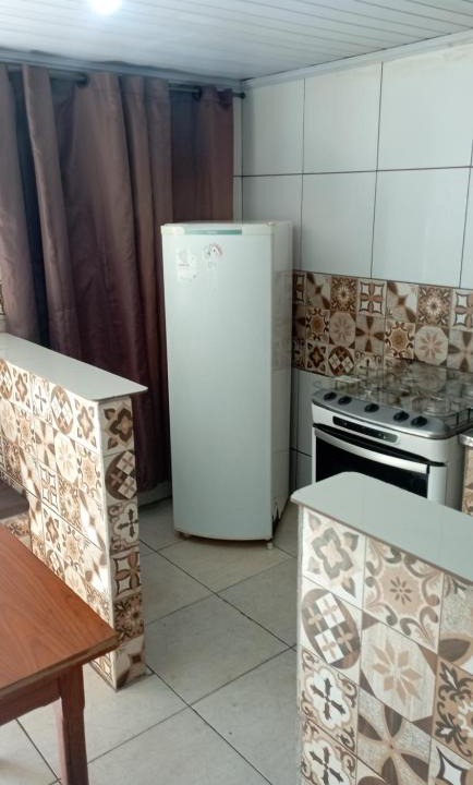 Luziania House | Kitnet 1 mobiliada, quarto, banheiro, cozinha americana