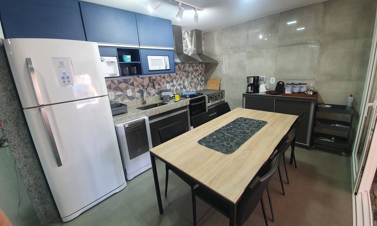 Joao Fernandes House | Leisure activities in João Fernandes in a beachfront condominium.