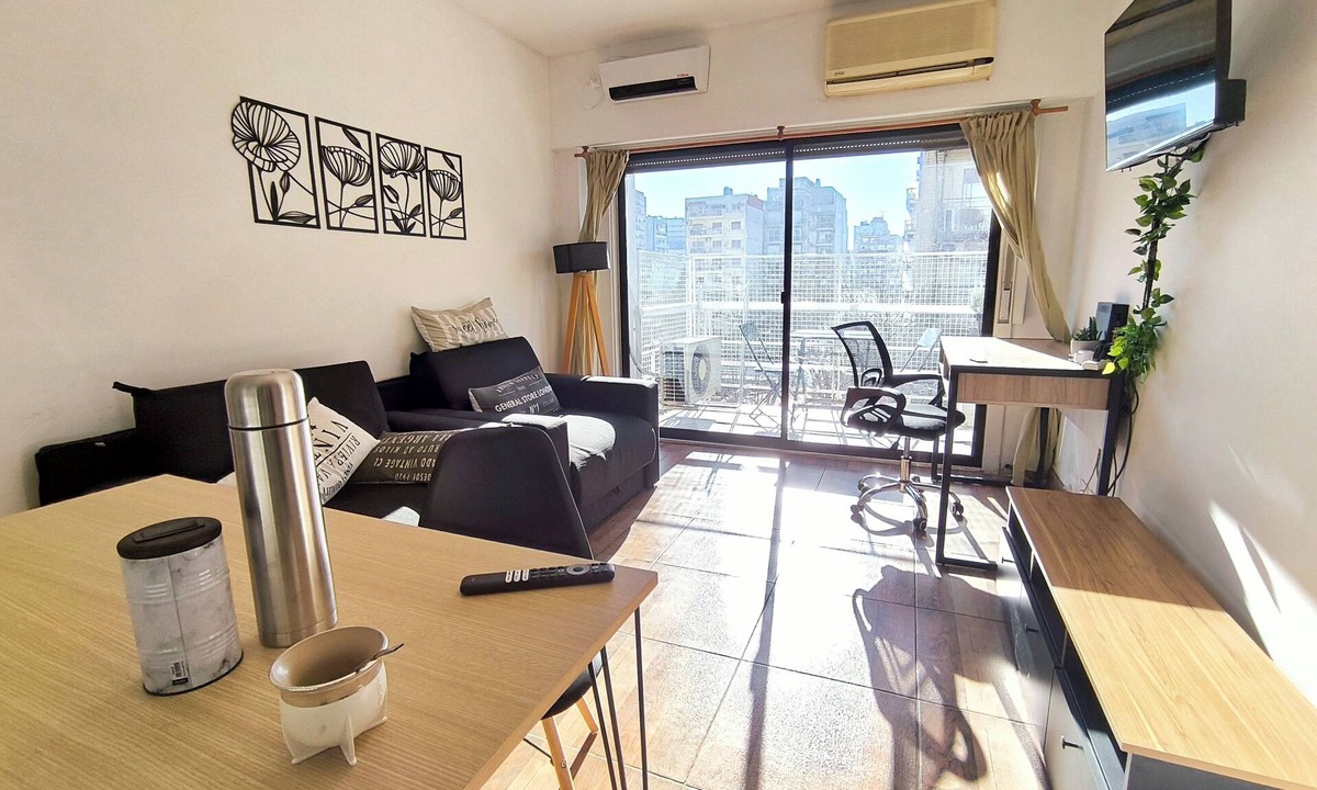 Villa Crespo Apartment | Luminous 1-bedroom apartment with balcony in Buenos Aires with WiFi, AC.