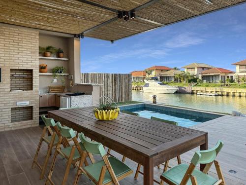 Buzios House | Luxo - Churrasqueira - Piscina privativa - 2 Suites - 2 Qt