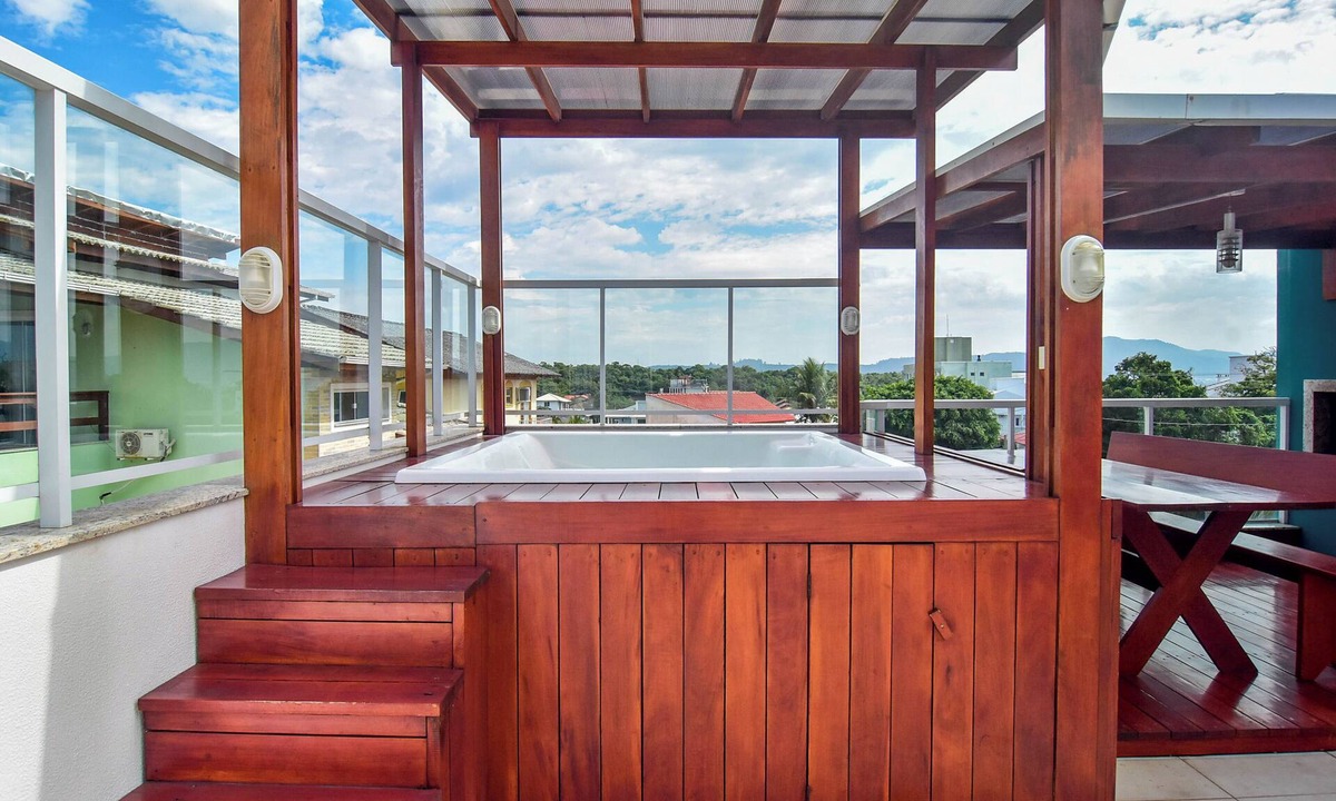 Ingleses Sul Apartment | Luxo Cobertura c/Jacuzzi, 100m da Praia ING4403