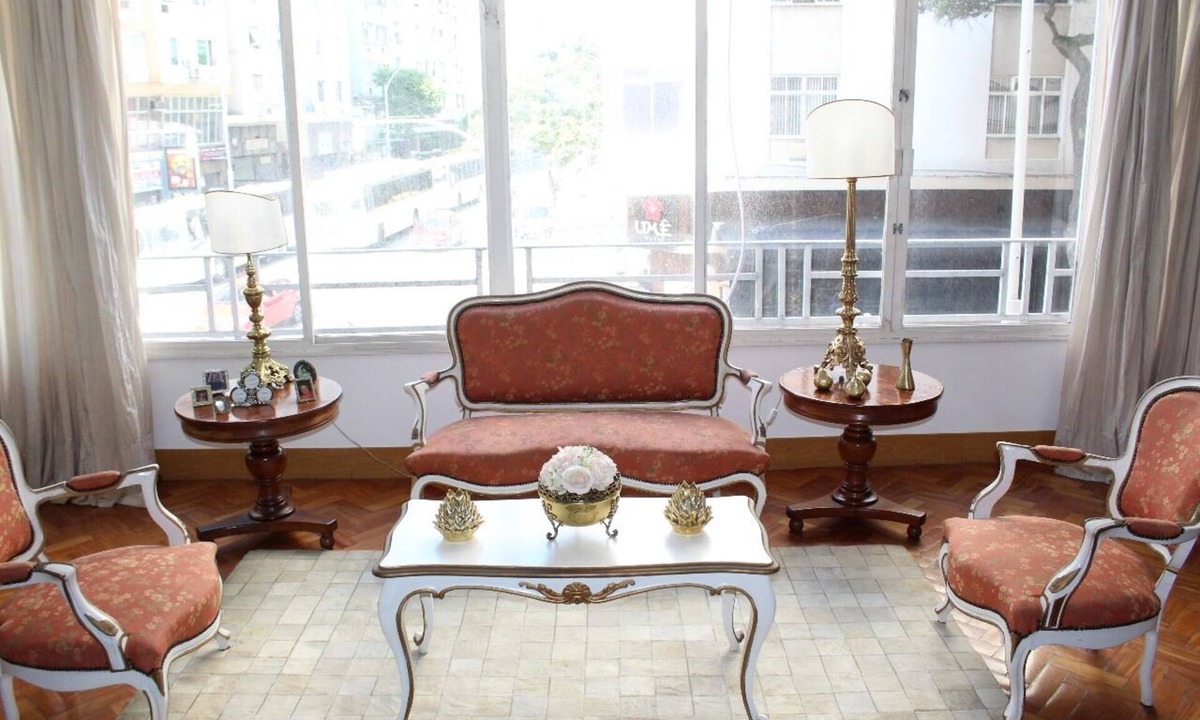 Copacabana Apartment | Luxury and sophistication with ocean views.