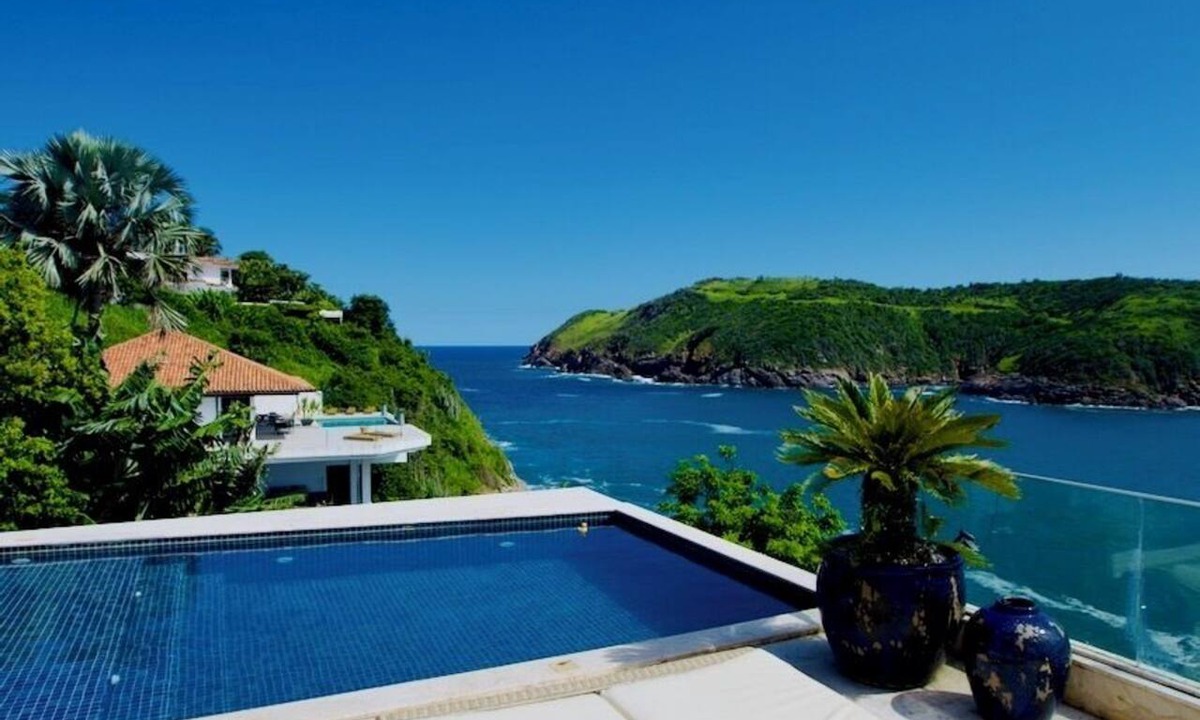 Buzios Villa | Luxury Oceanfront Villa Ferradura, Búzios 5 Suites Infinity Pool & Privacy