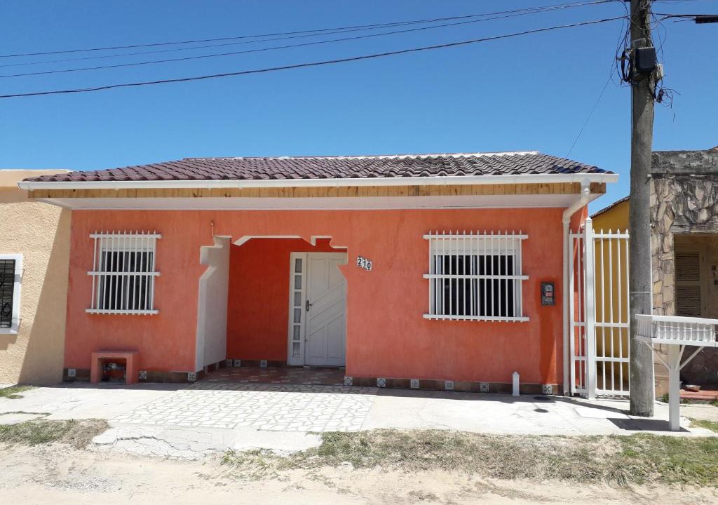 Euzebio Izabelino Bermudez House | Madreselva