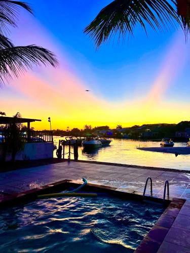 Cabo Frio House | Magnífica casa, peró,acesso ao canal