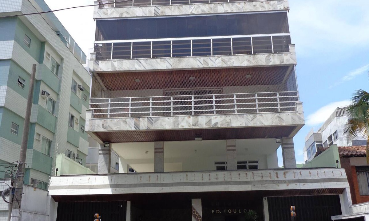 Centro Apartment | MAKE YOURSELF AT HOME! Spacious, 4 bedrooms, air conditioning, free Wi-Fi, close to the street market!
