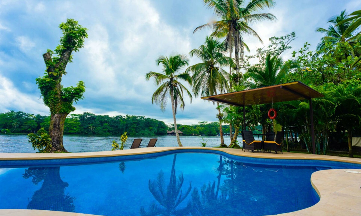 Tortuguero Hotel | Manatus Hotel