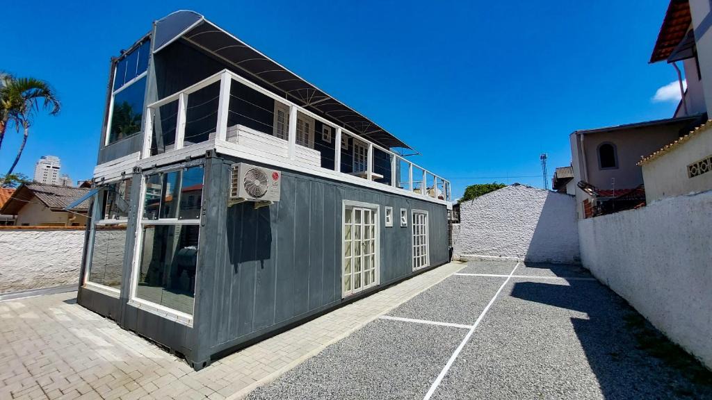 Nacoes House | Marco Zero Containers 1