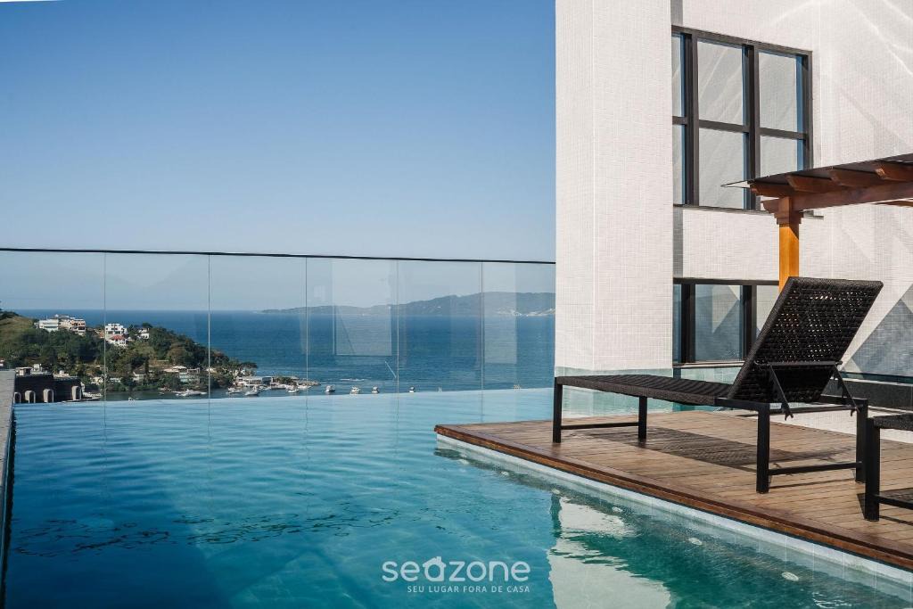 Centro Apartment | MHFA - Studios in Luxurious Building with Sea View