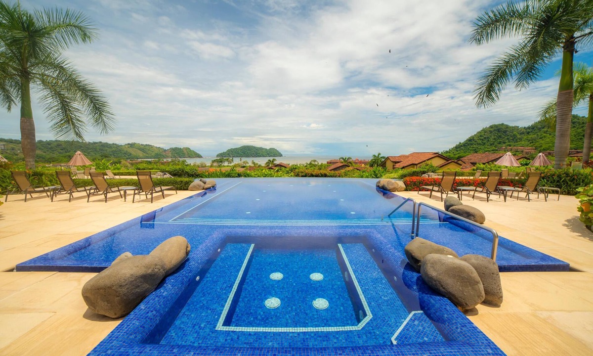Herradura Apartment | Miramar 4E - 3 bdr 3 Bath Ocean View