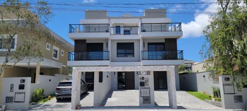 Cachoeira do Bom Jesus House | Modern 3-Suite Coastal Escape Home in Prime Location