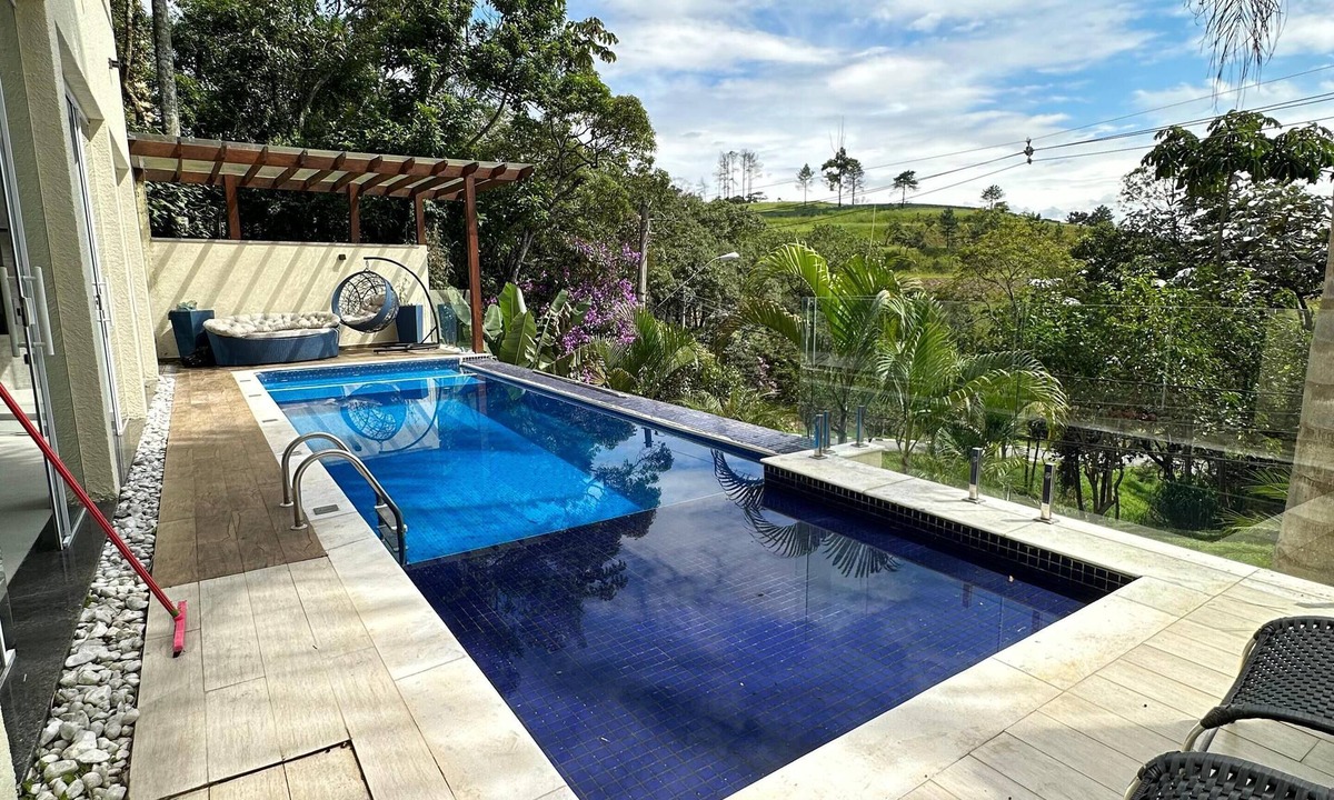 Mogi das Cruzes House | modern and elegant mansion in a privet condominium.