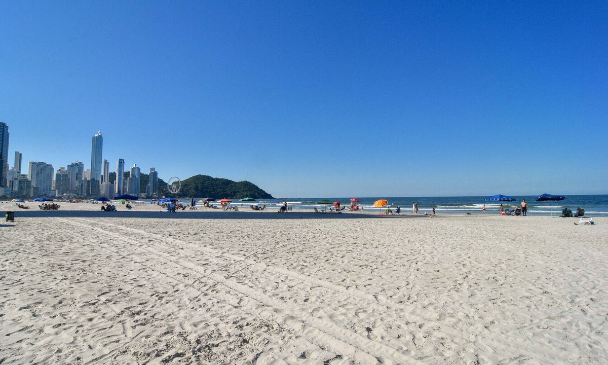 Pioneiros Apartment | Modern Apartment 0.3 miles from Ferris Wheel P2378