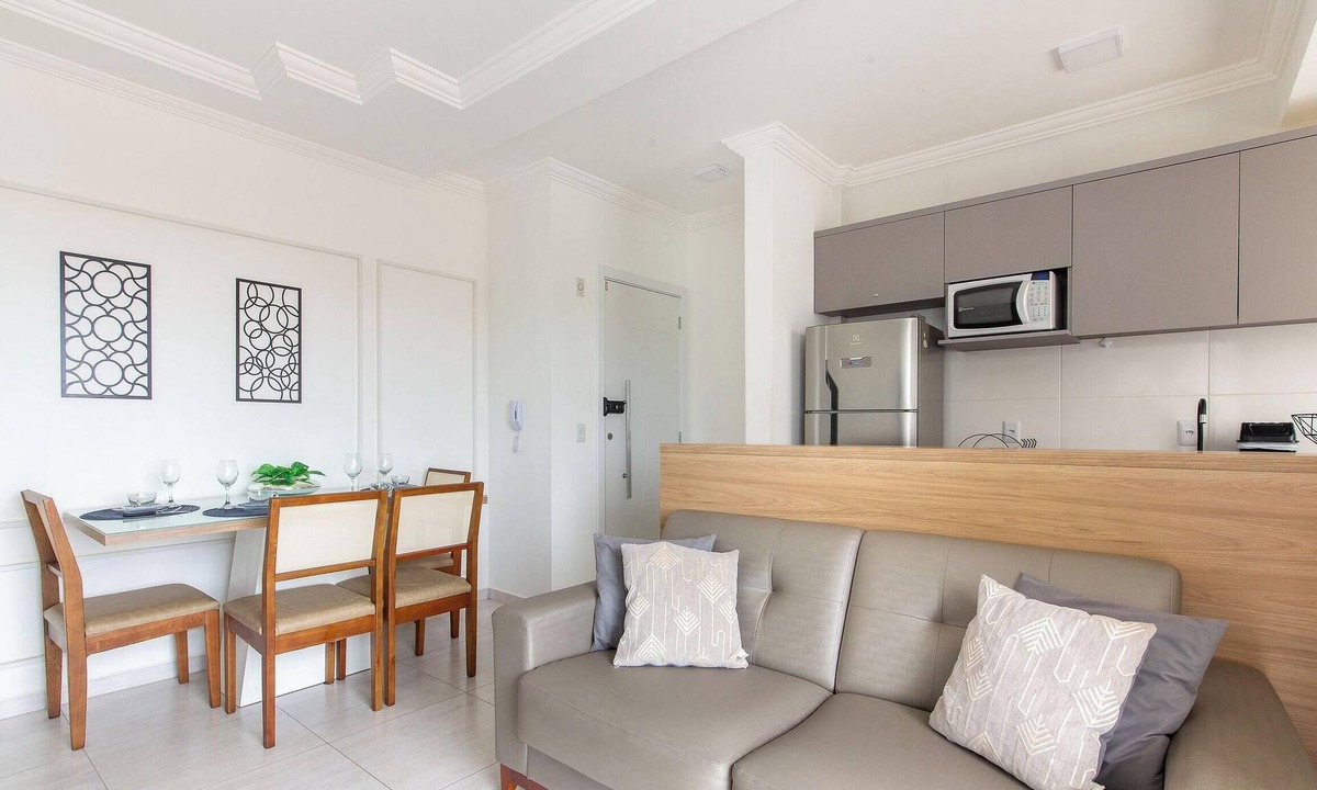 Santinho Apartment | Modern apt w/Barbecue 600m From the Beach Com305