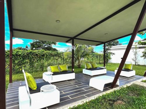 Barrio Ricos y Famosos Apartment | Modern & convenient condo in Jaco downtown