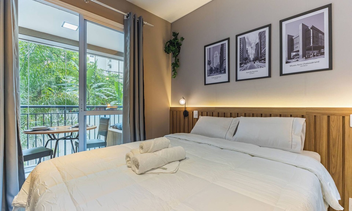 Vila Mariana Apartment | Modern Studio Apartment with Balcony | Queen Bed & Comfort in Vila Mariana