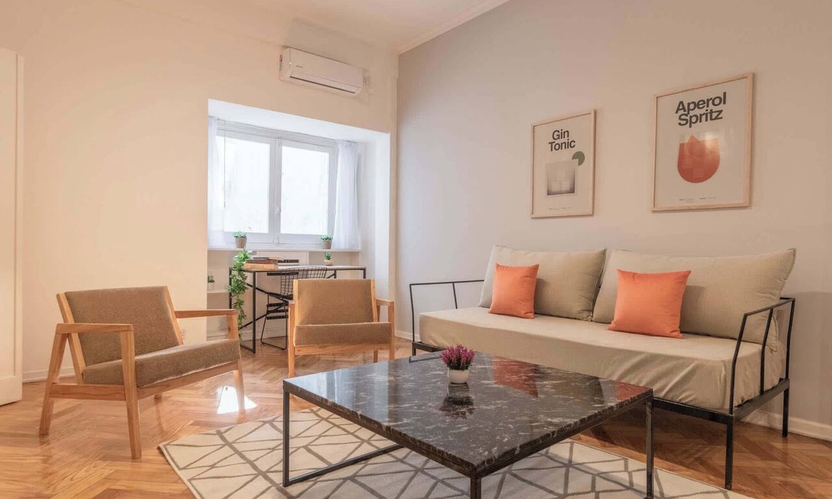 Recoleta Apartment | MOT Rentals + Classic Arenales - 5 Bd 3 Ba Recoleta